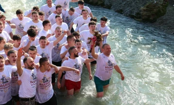 Крстот во Гостивар го фати Бобан Симјаноски