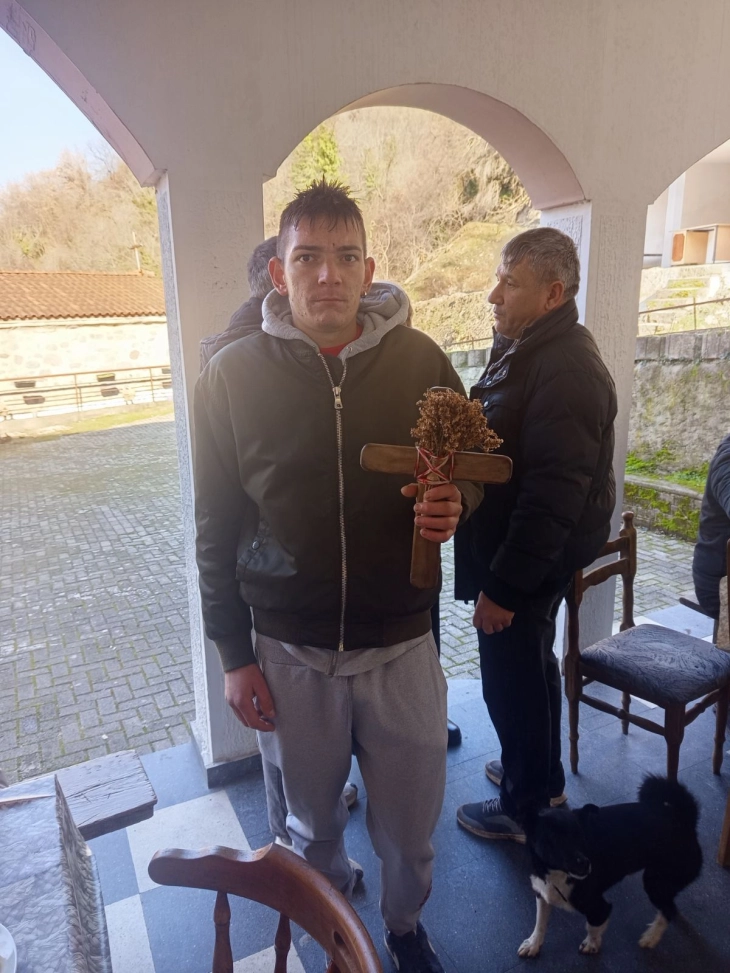 Даниел Летников го фати светиот крст од водите на браната Моклиште кај Ваташа