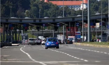 Lamert: Me sistemin EES nuk bëhen ndryshime në rregullat për qëndrim në zonën e Shengenit