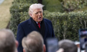 Trampi paralajmëroi taksa prej 200 për qind për verëra dhe shampanjë franceze