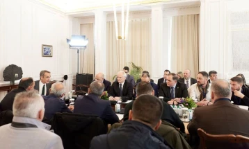 Грчките земјоделци денеска ќе одлучат дали ќе продолжат со протестите и блокадите или ќе се повлечат