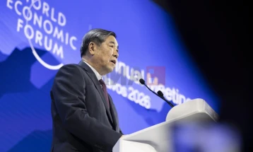 Кина во Давос: Светот не смее да се врати на „законот на џунглата“ каде посилниот го напаѓа послабиот