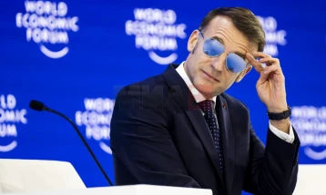 Presidenti francez me një mesazh të qartë nga Davosi: Evropa nuk do të lejojë të nënshtrohet