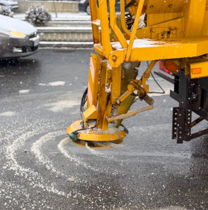 Gjorgjievski: Ekipet e Qytetit të Shkupit janë vazhdimisht në terren dhe punojnë intensivisht në pastrimin e borës nga rrugët dhe bulevardet të cilat janë nën kompetencë të qytetit