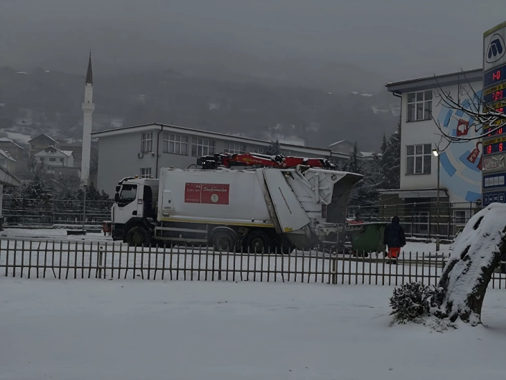 Подигањето смет во Тетово се одвива отежнато поради снегот