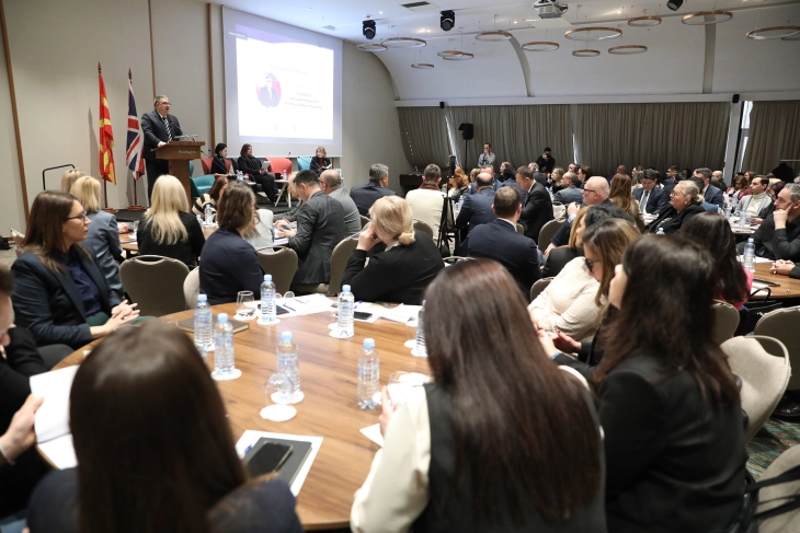 Debat publik: Parimi-Merit bëhet rregullore- ai që është në pozicion drejtues do të duhet të dijë që të mund edhe të përgjigjet