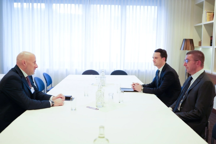 Mickoski meets 4iG owner: €100 million to be invested in Macedonia’s third mobile operator