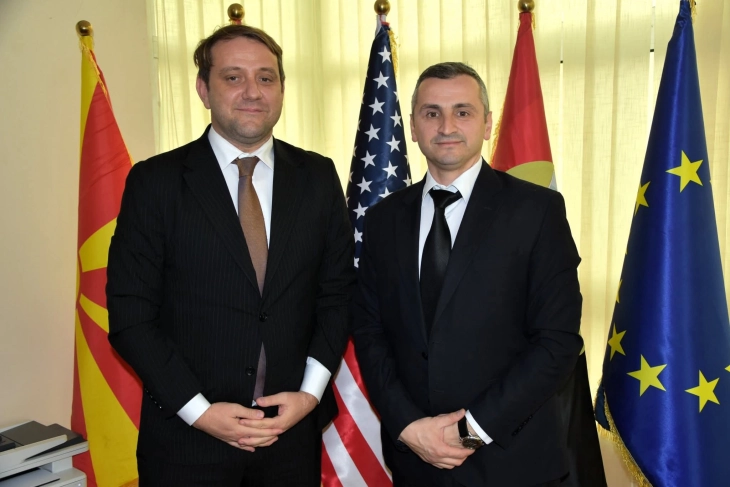 Ambasadori i Kosovës Qehaja për vizitë në Komunën e Dibrës