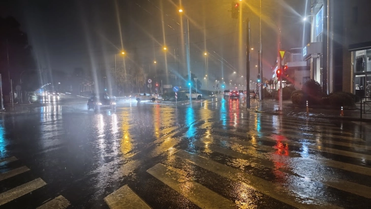 Dy viktima nga moti i lig në Greqi