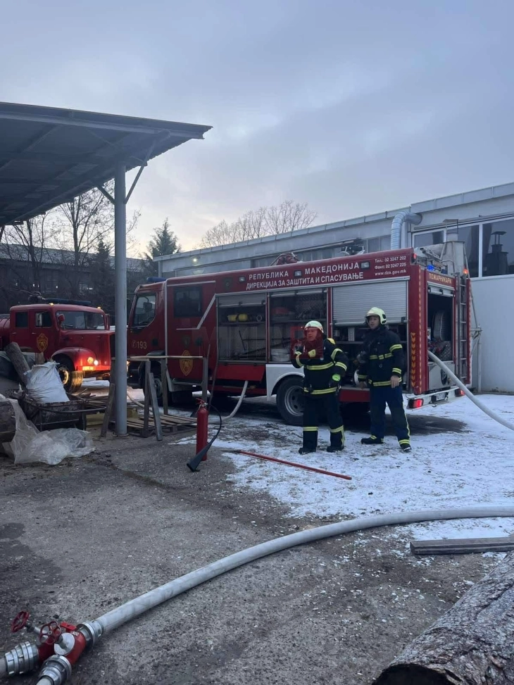 Janë djegur dy salla të sipërfaqes së magazinave të konfeksionit në Kavadar