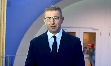 Мицкоски пред инвеститори во Давос ги презентирал проектите „Бошков Мост“ и „Чебрен и Галиште“.