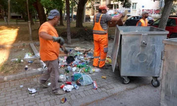 Екипите на ЈП „Комунална хигиена“-Скопје со засилени активности за собирање и транспорт на комуналниот отпад во Градот Скопје
