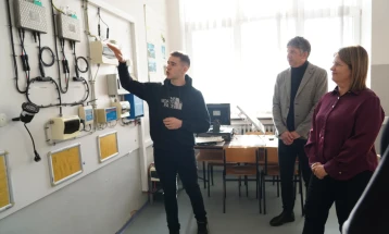 Божиновска: Енергетиката има иднина само со стручно подготвени млади кадри