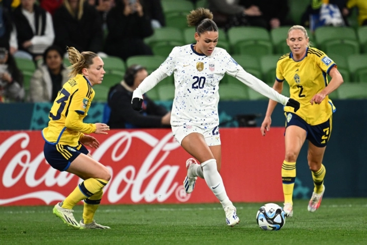 Ќерката на Родман стана најплатена фудбалерка во светот