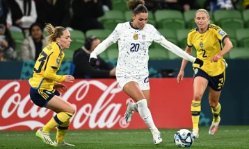 Ќерката на Родман стана најплатена фудбалерка во светот