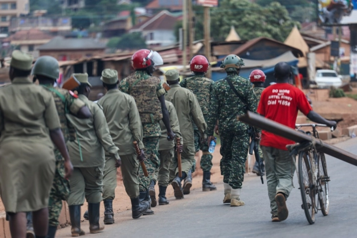 Во Уганда 30 убиени и околу 2.000 уапсени по протестите поради спорните избори