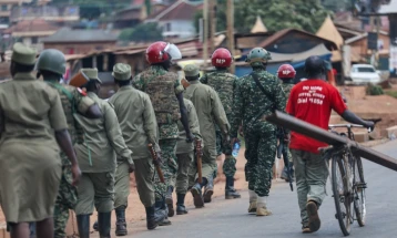 Në Ugandë 30 të vrarë dhe rreth 2.000 të arrestuar pas protestave për shkak të zgjedhjeve kontestuese