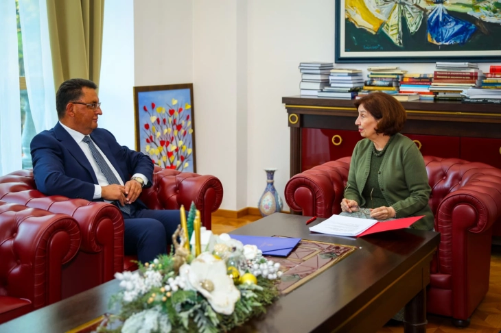 Средба на Сиљановска-Давкова со гувернерот на Народната банка, Славески