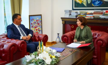 Средба на Сиљановска-Давкова со гувернерот на Народната банка, Славески