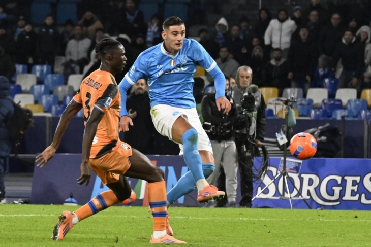 Наполи го позајми Лука на Нотингем Форест