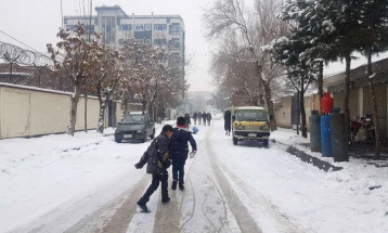 Снежни бури и поројни дождови во Авганистан, најмалку 61 лице го загуби животот, а 110 се повредени