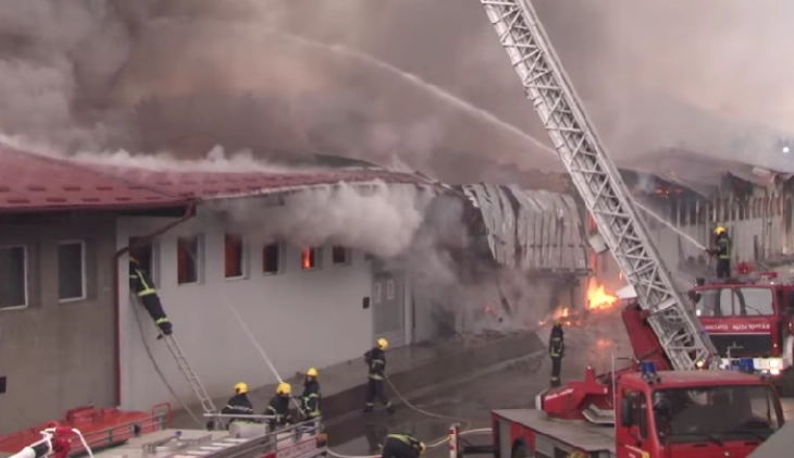 Локализиран е големиот пожар во Нови Пазар