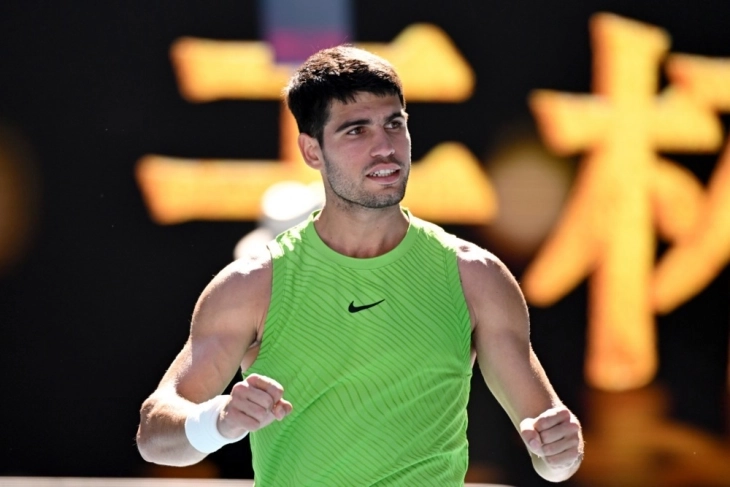 Alcaraz eases into quarter-finals with straight-sets win over Paul