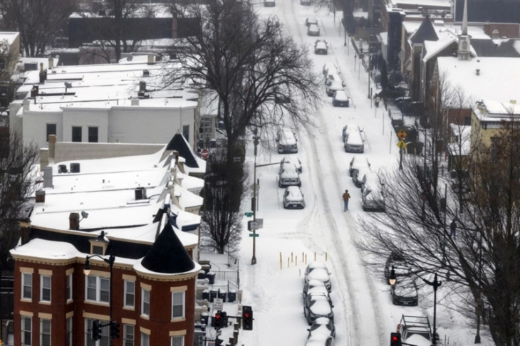 Најмалку седум лица загинаа во зимската бура што ги погоди САД