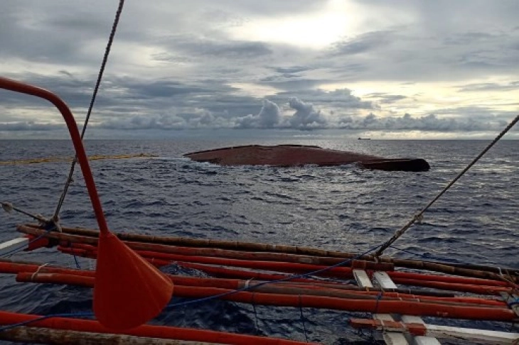 Најмалку 15 луѓе загинаа при потонување на ферибот на Филипини