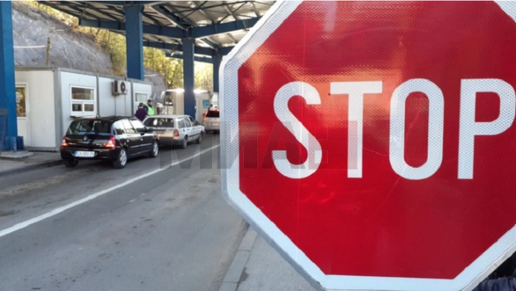 Ndërprerje e qarkullimit transportues në vendkalimet kufitare nga ora 12, MPB do të sigurojë qarkullim të pandërprerë për automjetet e udhëtarëve dhe autobusët