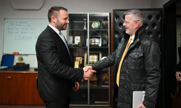 Средба на министерот Дурмиши со швајцарскиот амбасадор Зомер: Фокус на инвестиции и економска соработка