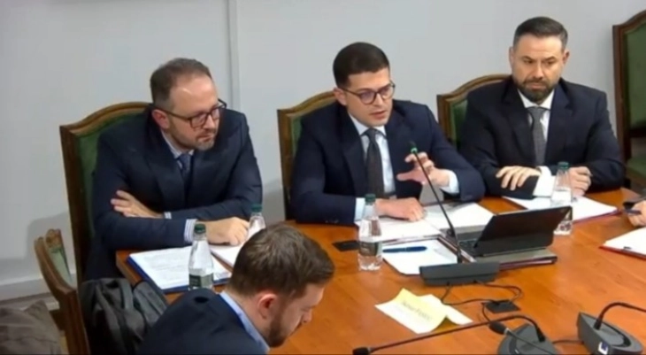 Албанија годинава почнува со производство на воена опрема и муниција 