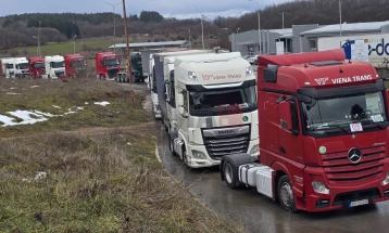 Македонските превозници го блокираа „Ќафасан“ за товарни возила, патничкиот сообраќај се овива непречено