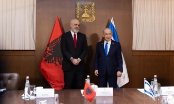 Rama për vizitë në Izrael, u takua me Netanjahun, ndërsa do të marrë pjesë në Konferencën ndërkombëtare kundër antisemitizmit