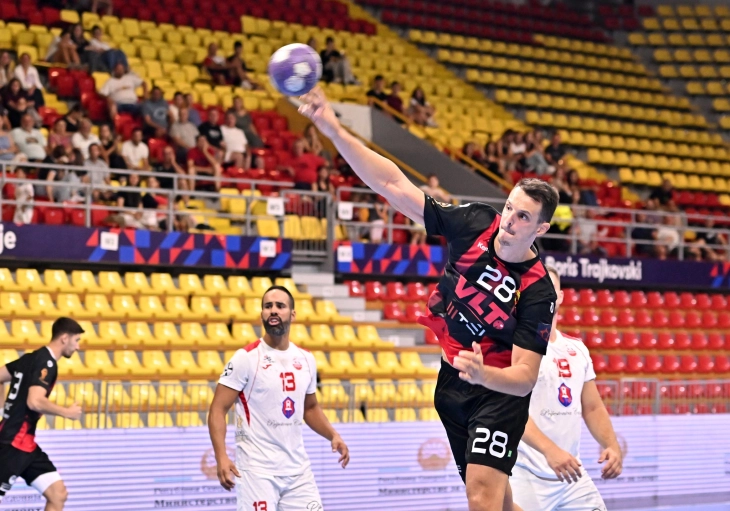 Талески кариерата ја продолжува во Унгарија