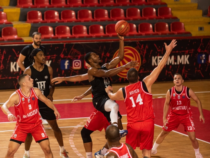 ТФТ го „чува“ првото место