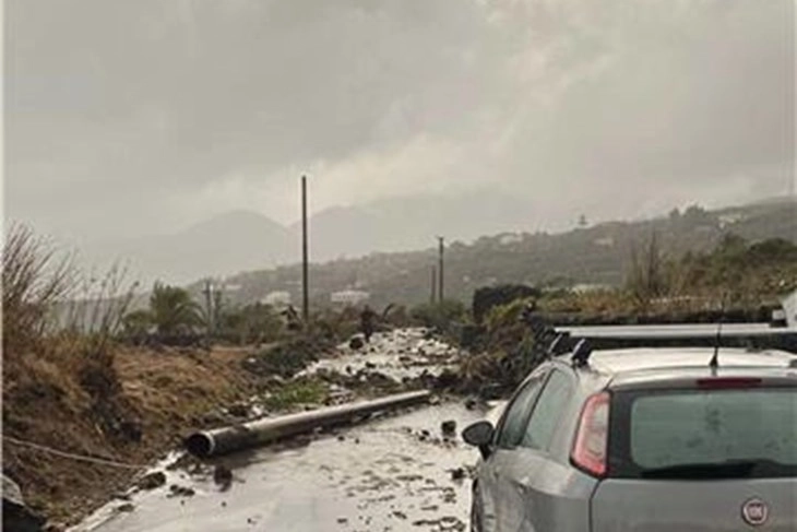 Италијанската влада прогласи вонредна состојба поради штетите предизвикани од медитеранскиот циклон „Хари“