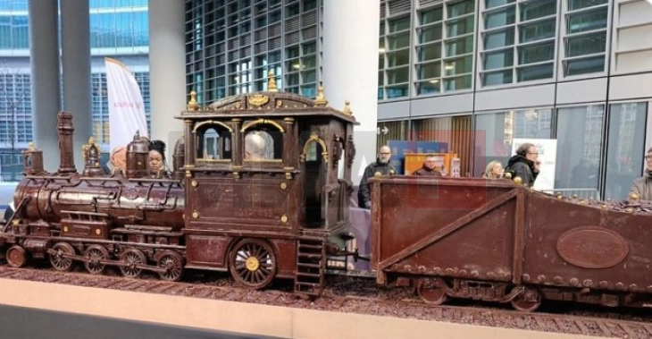 Најдолгиот чоколаден воз впишан во Гинисовата книга на рекорди