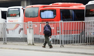 Автобуските превозници ќе се приклучат на протестите на камионџиите ако не се најде поволно решение 