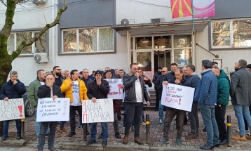 Протест пред УЈП во Тетово, се бара сторнирање на решенија за данок на доход 