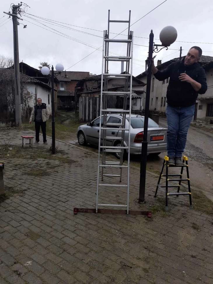 Општина Берово работи на подобрување на комуналната инфраструктура, во Будинарци се обновува уличното осветлување