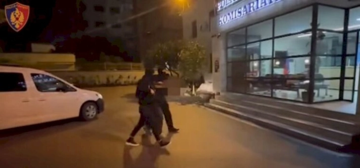 Një shtetas i Maqedonisë së Veriut i kërkuar për tre vrasje arrestohet në Tiranë