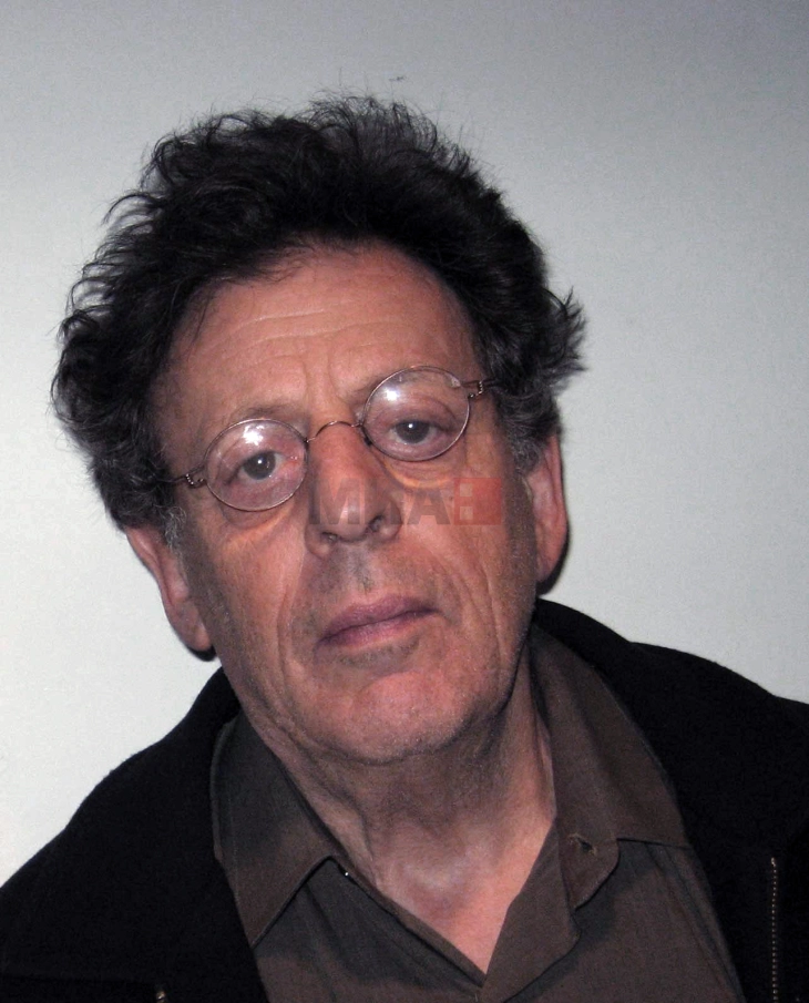 Филип Глас ја откажа премиерата на новата симфонија во Кенеди центарот поради новото раководство