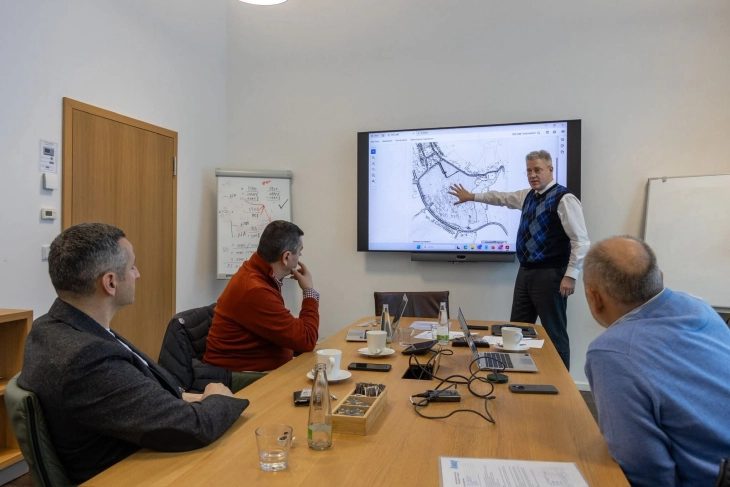 Дебарскиот градоначалник Меља во работна посета на компанијата „Кнауф“ во Ипхофен, Германија