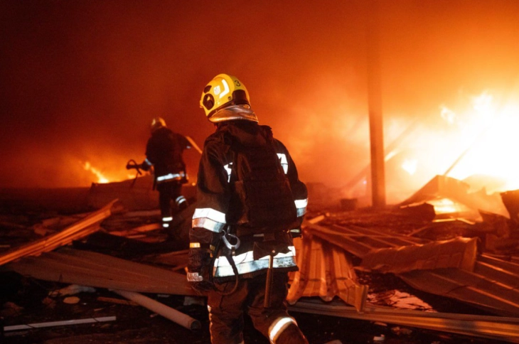 Најмалку тројца загинати во руски напад со дрон врз Запорожје