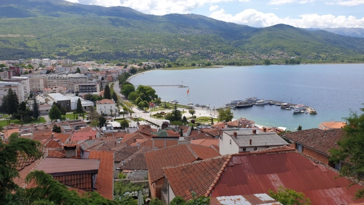 Станоиздавачите од Охрид да ги продолжат решенијата за категоризација на сместувачките капацитети