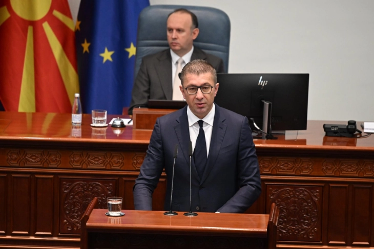 Mickoski: Nuk ka ketë ndryshime kushtetuese nëse nuk plotësohen dy kushte, të miratojmë rezolutë me qëndrim prej burrështeti
