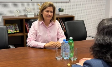 Божиновска со серија средби со амбасадори за иднината на секторот