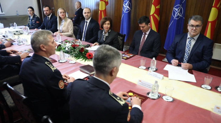 Siljanovska-Davkova: Armata jonë është kompatibile dhe e respektuar brenda dhe jashtë vendit