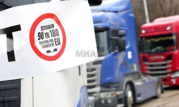 Македонските превозници се повлекуваат од блокадите на граничните премини